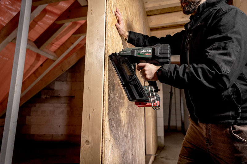 Metabo NFR 18 LTX 90 BL (612090800) 18V Brushless Cordless Nailer Kit (2 x 4Ah Batteries) product image 3