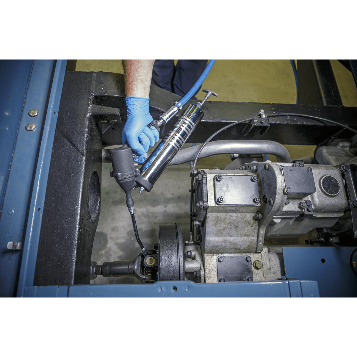 Sealey AK46KIT Grease Gun Kit Manual/Air - AK46KIT - Sealey Tools UK - Trade Counter Direct