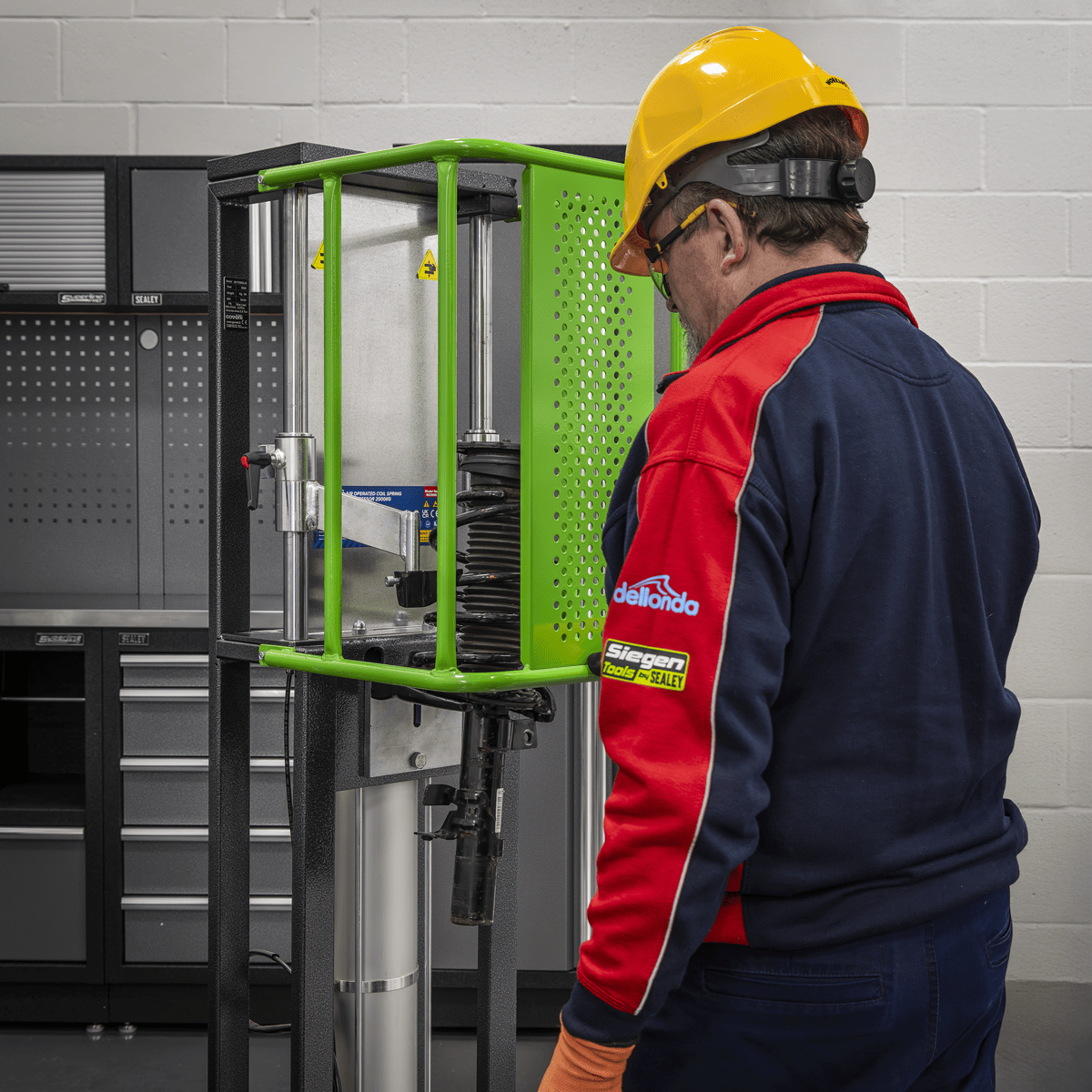 Sealey RE2500 Air Operated Coil Spring Compressor 2500kg - RE2500 - Sealey Tools UK - Trade Counter Direct