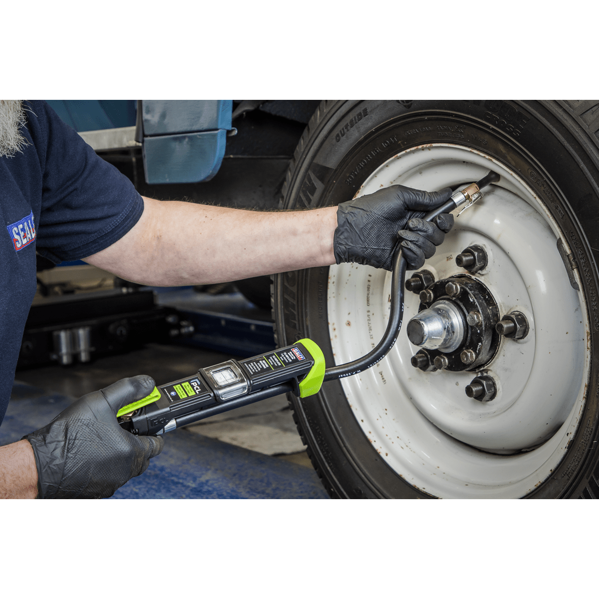 Sealey SA37/98 PCL Airlite Eco Tyre Inflator with Clip-On Connector - SA37/98 - Sealey Tools UK - Trade Counter Direct