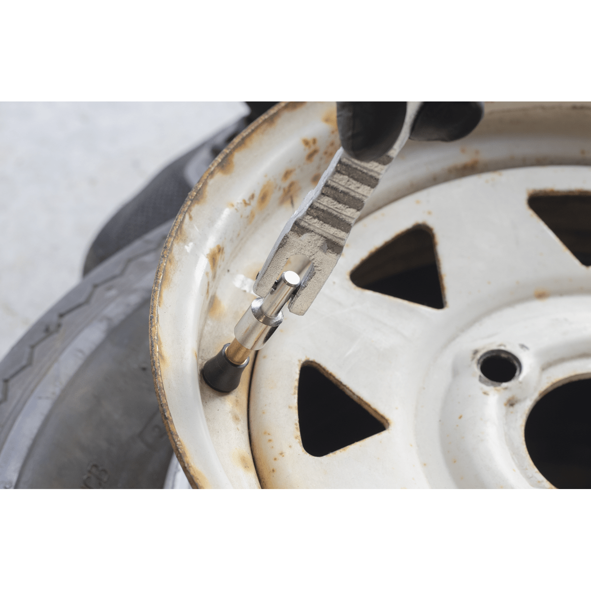 Sealey TST/TVI Tyre Valve Installer - TST/TVI - Sealey Tools UK - Trade Counter Direct