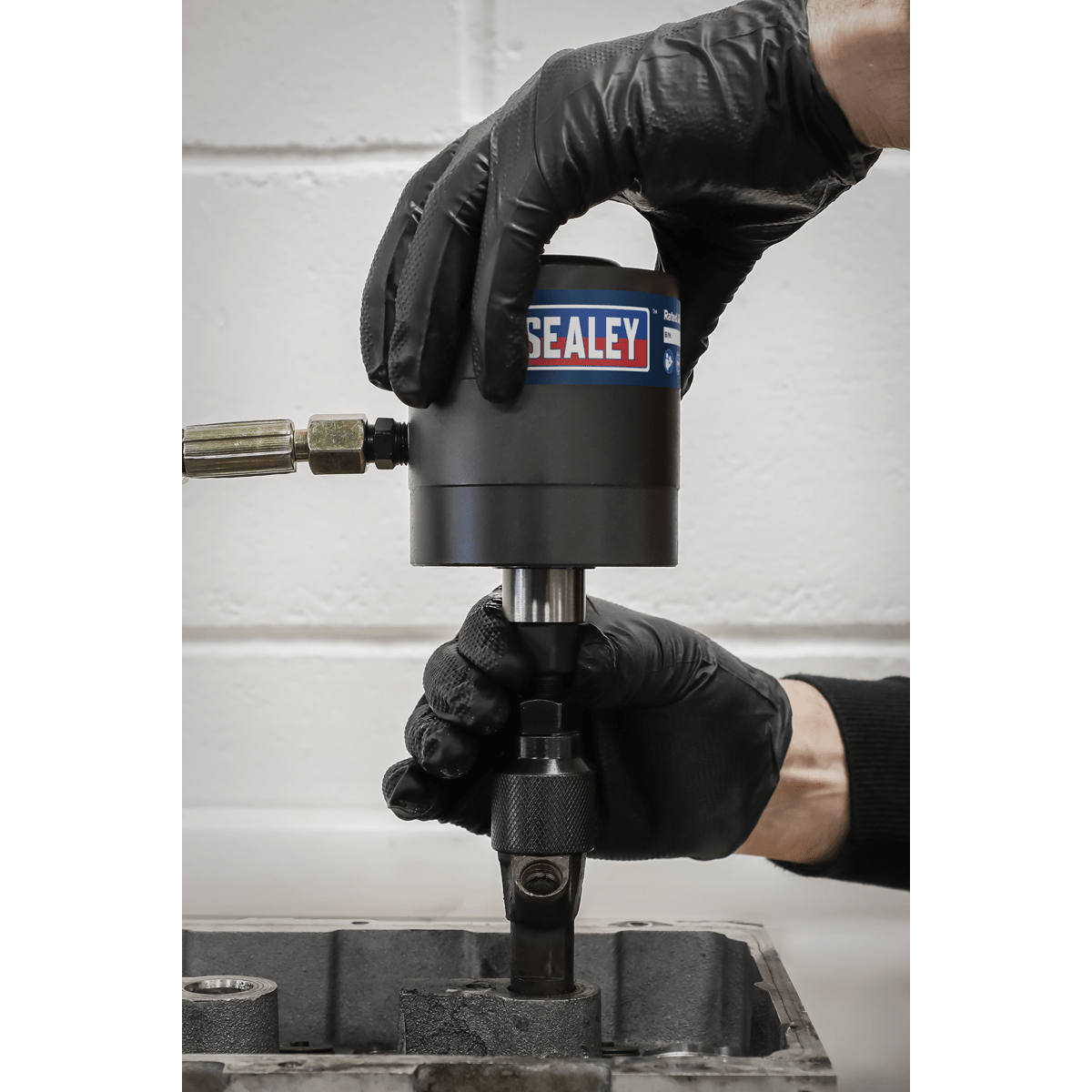 Sealey VS2080 Pneumatic Diesel Injector Puller - VS2080 - Sealey Tools UK - Trade Counter Direct