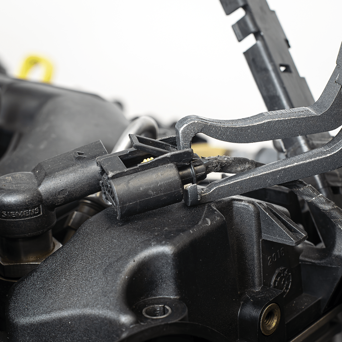 Sealey VS416A Electrical Disconnect Pliers - 60° Angled - VS416A - Sealey Tools UK - Trade Counter Direct