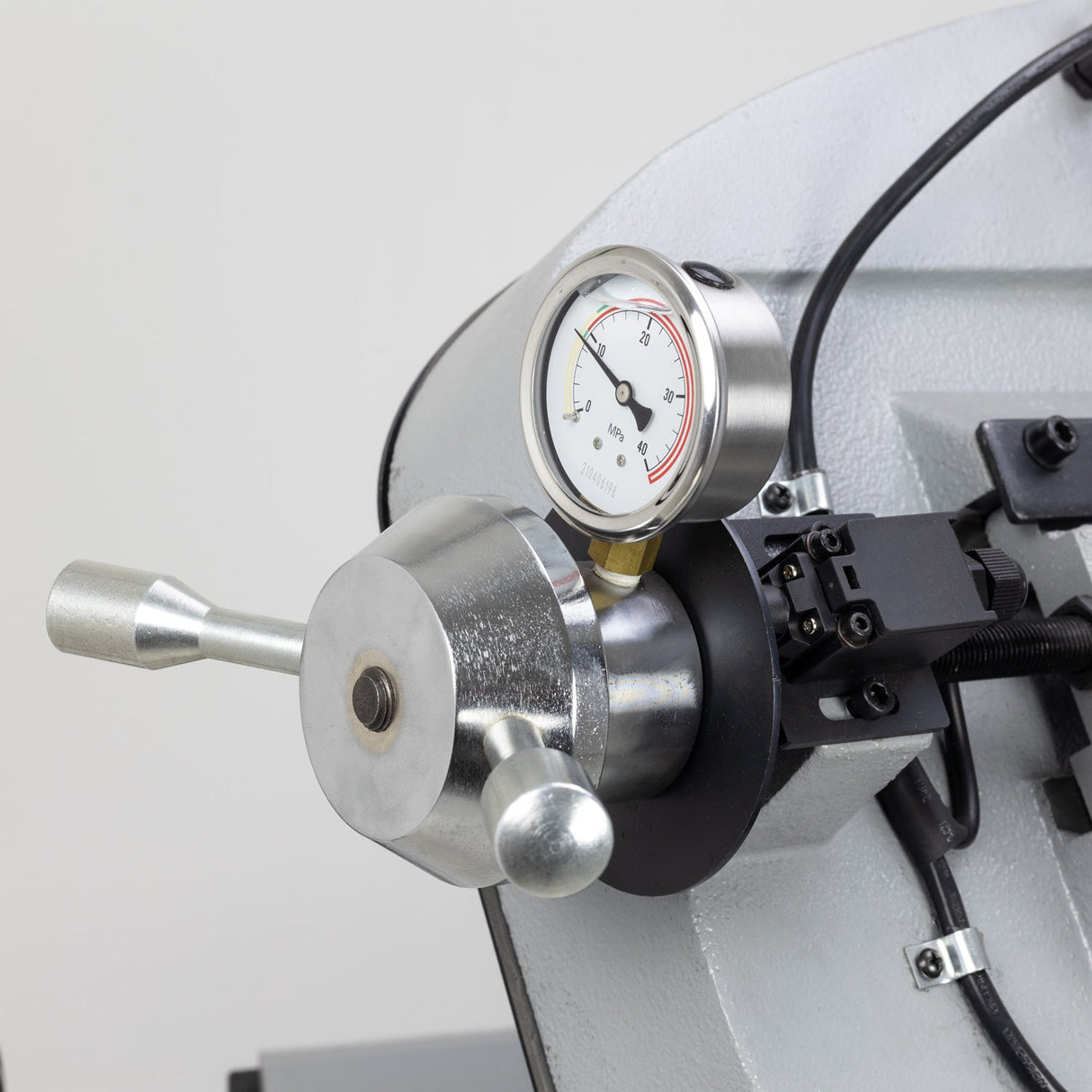 SIP 15" Swivel Head Manual & Auto-Cut Metal Bandsaw - SIP-01530 - SIP Tools UK - Trade Counter Direct
