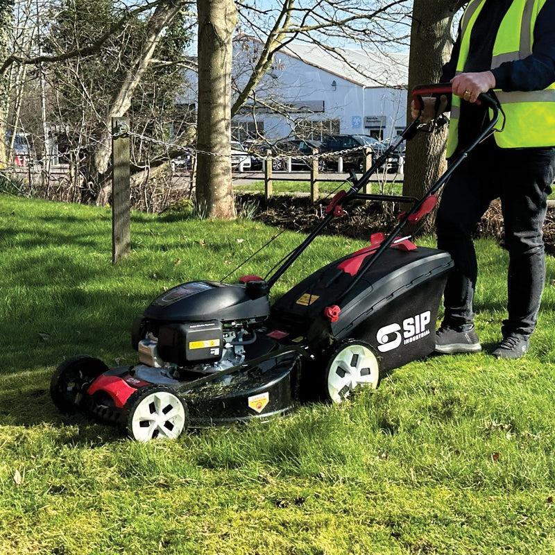 SIP HONDA-Powered 56cm Self-Propelled Petrol Lawnmower - SIP-08228 - SIP Tools UK - Trade Counter Direct