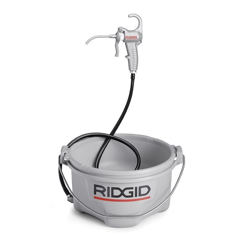 RIDGID 418 Oiler with 5 Litres of Thread Cutting Oil - 73442 - Ridgid Tools - Trade Counter Direct