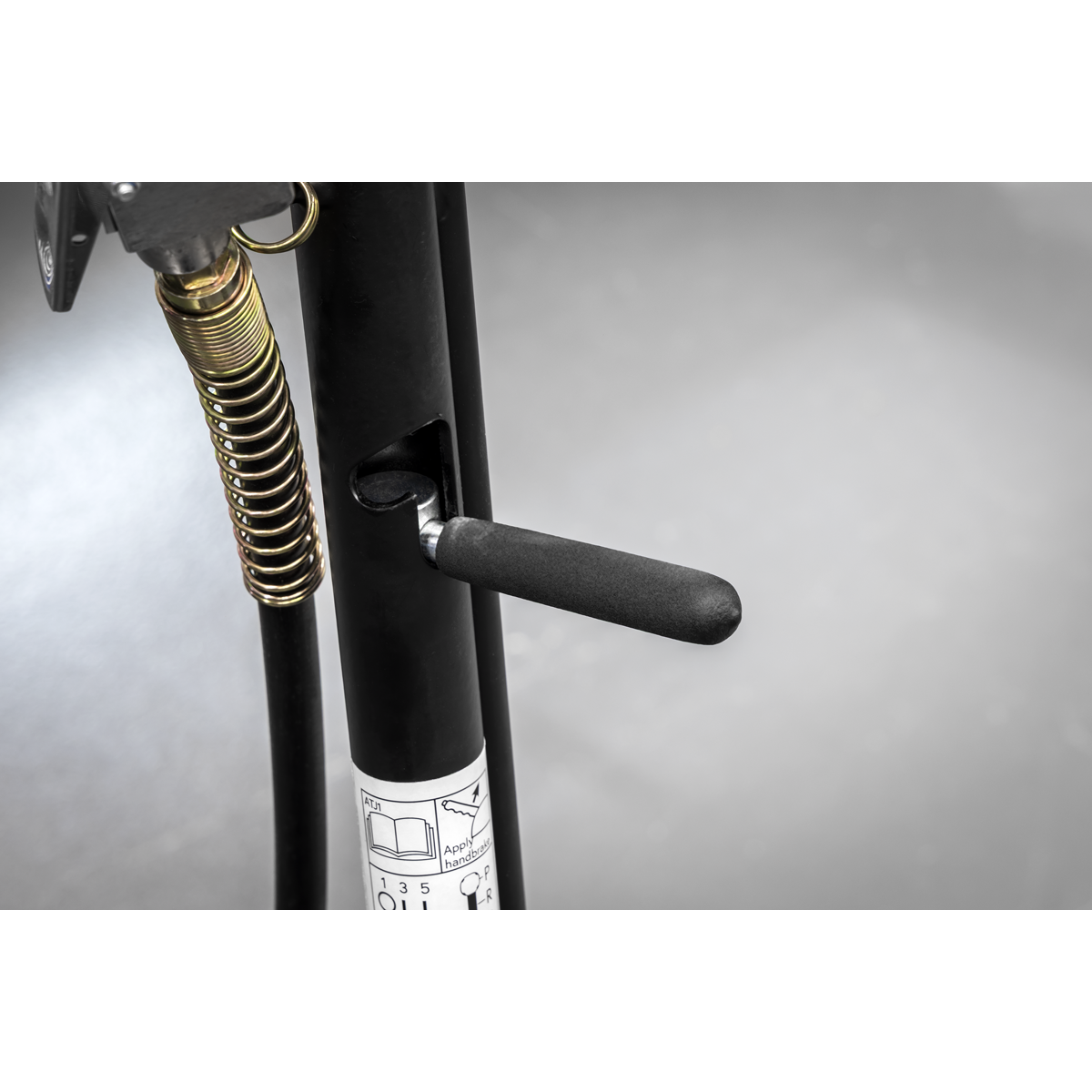 Sealey 10001A Viking Professional Long Reach Air/Manual Operation Trolley Jack with Rocket Lift 10 Tonne - additional view 9