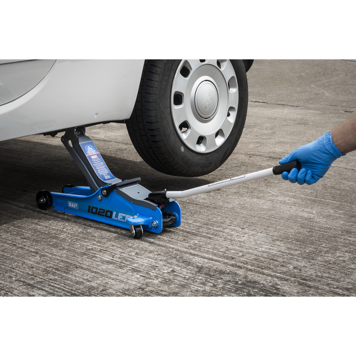 Sealey 1020LEB Low Profile Short Chassis Trolley Jack 2 Tonne - Blue - additional view 4