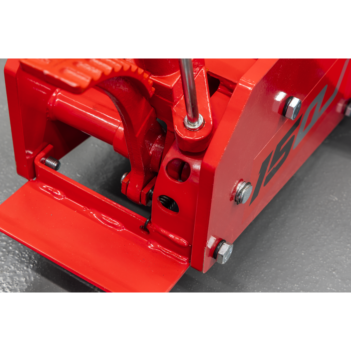 Sealey 15QJ Premier Long Reach Trolley Jack 15 Tonne - additional view 6