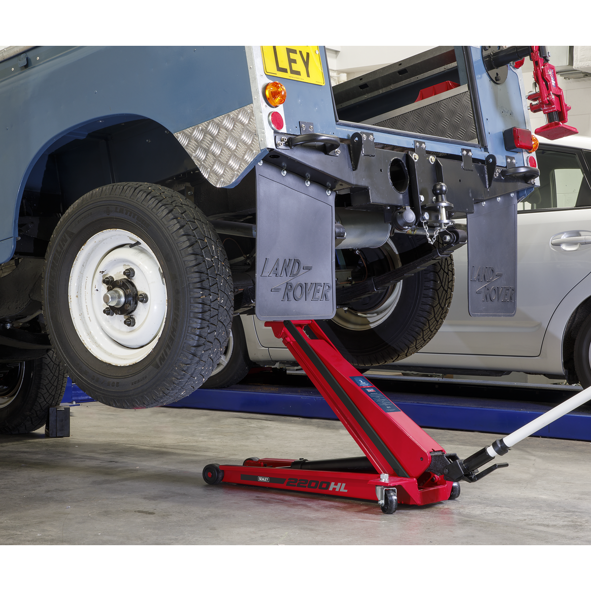 Sealey 2200HL High Lift Low Profile Trolley Jack 2 Tonne - additional view 4
