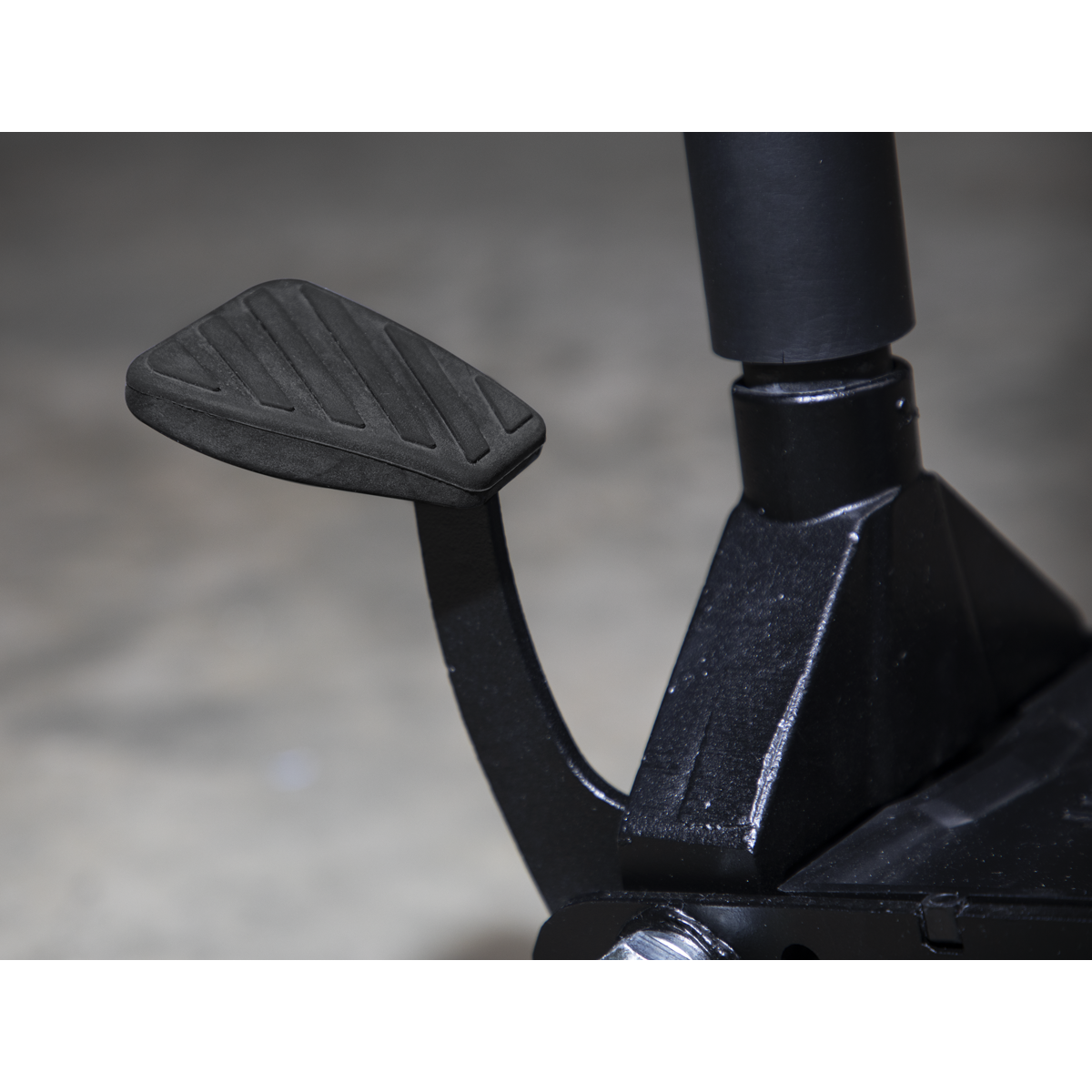 Sealey 3100TB Viking Low Profile Professional Trolley Jack with Rocket Lift 3 Tonne - additional view 5