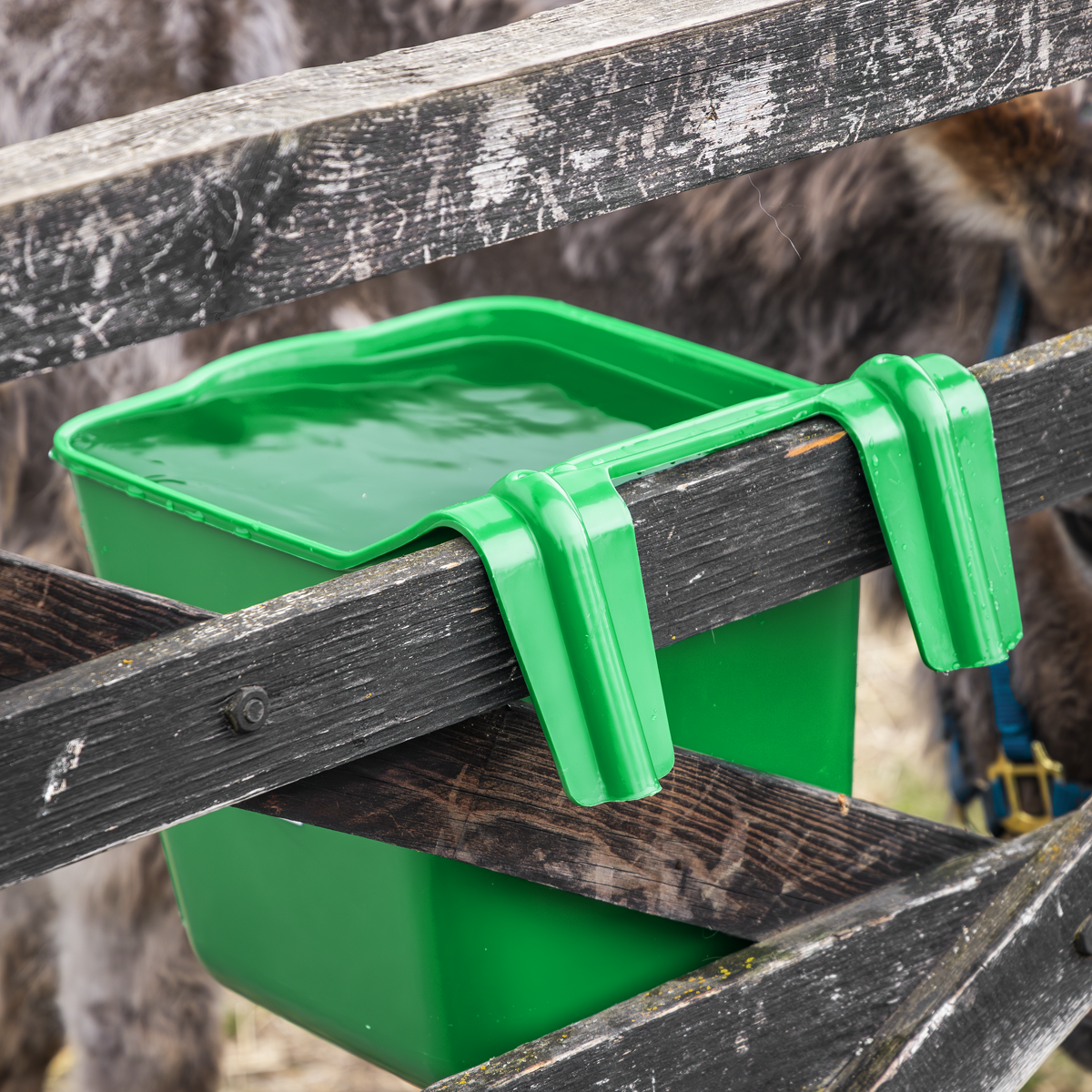 Sealey AFT06 Hook-Over Feeder 13L - additional view 7