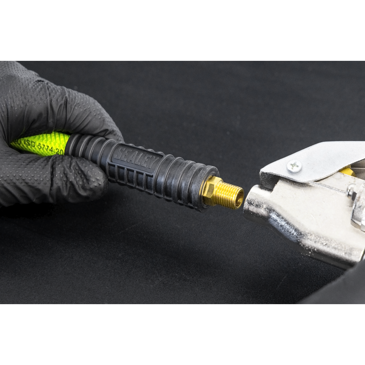 Sealey AHFC1038 High-Visibility Air Hose with 1/4"BSP Unions 10m x 10mm - additional view 3