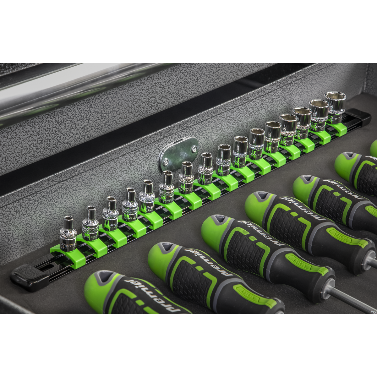 Sealey AK27052HV Premier Socket Retaining Rail with 16 Clips 1/4"Sq Drive - Hi-Vis Green - additional view 3