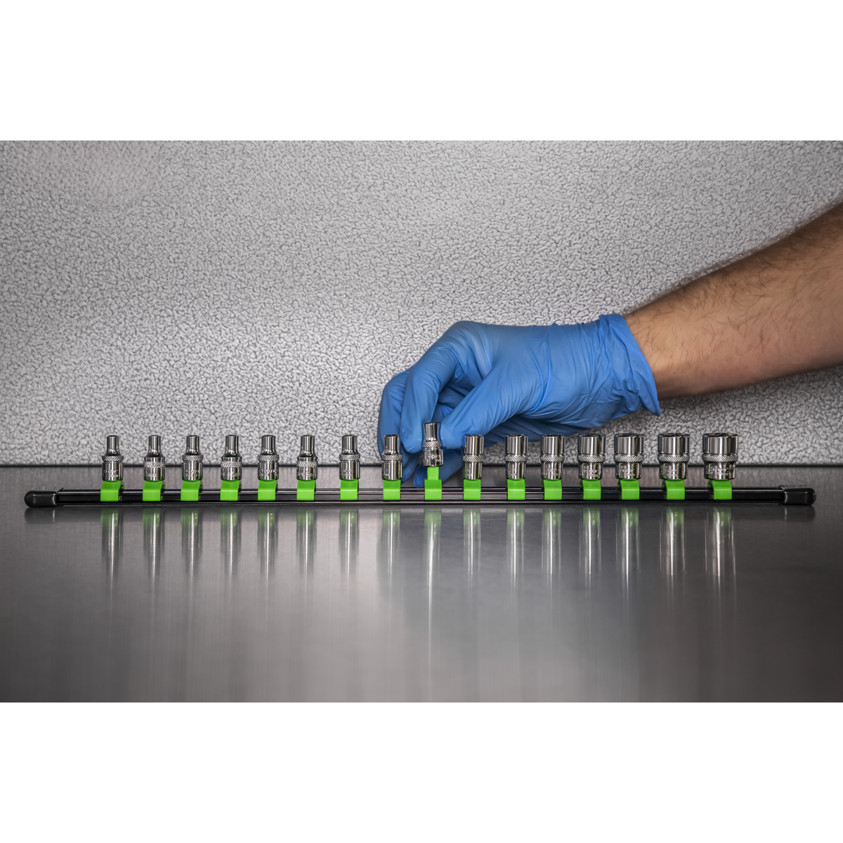 Sealey AK27052HV Premier Socket Retaining Rail with 16 Clips 1/4"Sq Drive - Hi-Vis Green - additional view 6