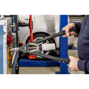 Sealey AK3981 Heavy-Duty Long-Arm Riveter with Collection Bowl - additional view 4