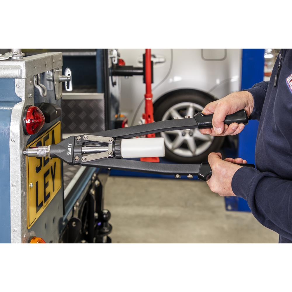 Sealey AK3981 Heavy-Duty Long-Arm Riveter with Collection Bowl - additional view 6