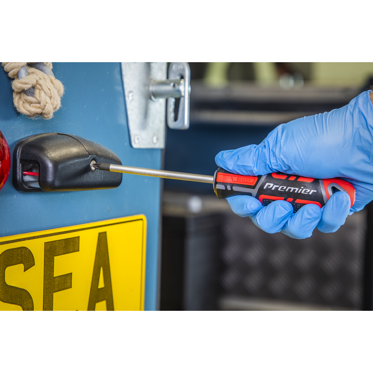 Sealey AK4370 Premier GripMAX® Screwdriver & Bit Set 33pc - additional view 3