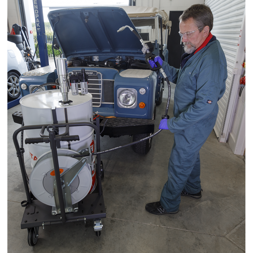 Sealey AK4562D Air Operated Oil Dispensing System with 10m Retractable Hose Reel - additional view 3