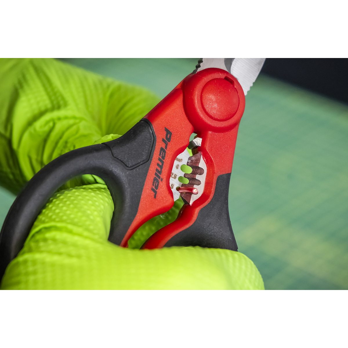 Sealey AK8528 Premier Heavy-Duty Electrician's Shears 160mm - additional view 15