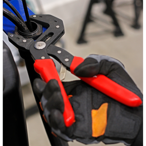 Sealey AK8535 Premier Self-Adjusting Multi-Grip Pliers 175mm - additional view 2