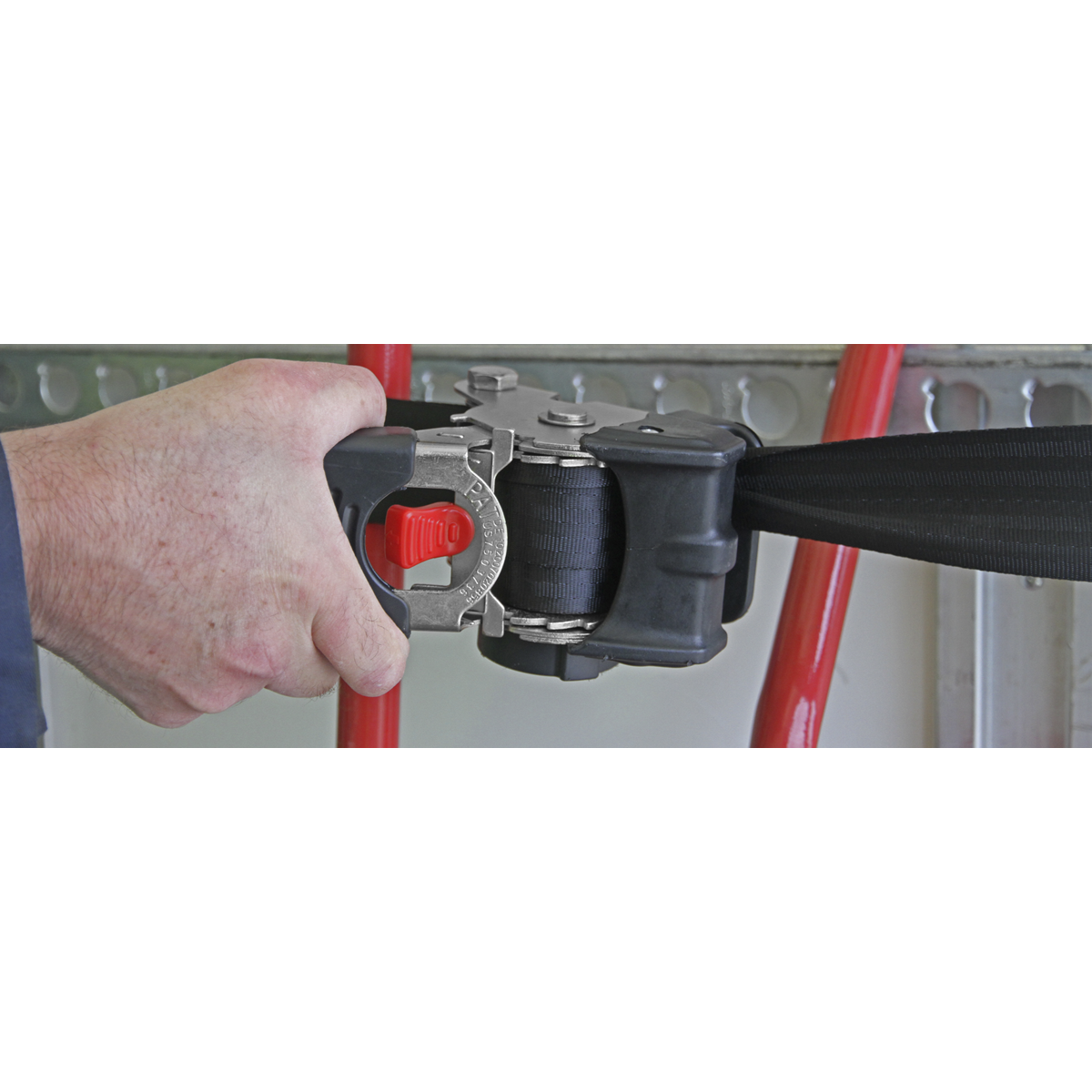 Sealey ATD50301 Auto Retractable Ratchet Strap 50mm x 3m - additional view 4