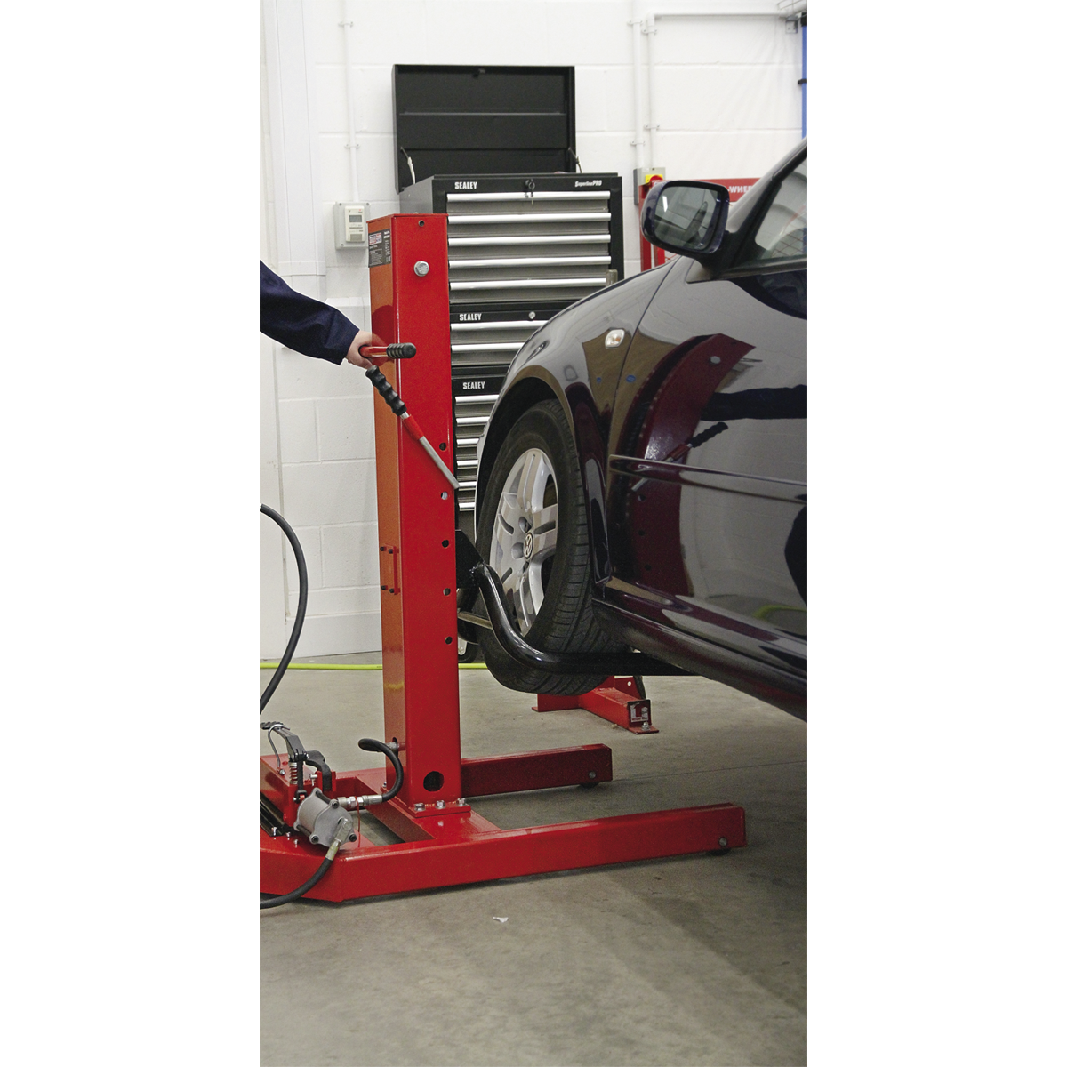 Sealey AVR1500FP Air/Hydraulic Vehicle Lift with Foot Pedal 1.5 Tonne - additional view 8