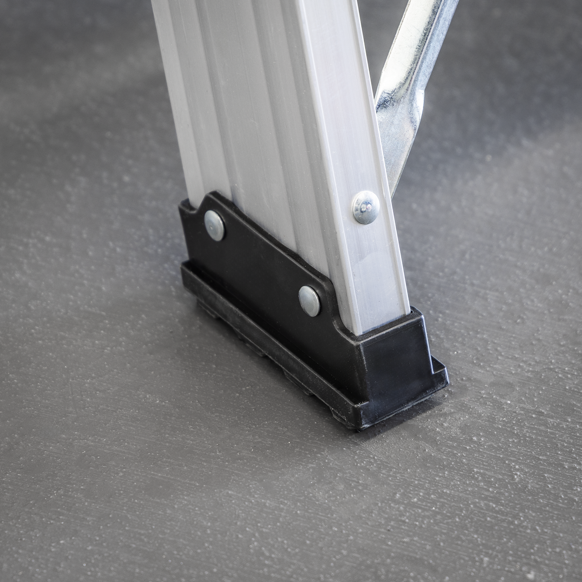 Sealey AXL10 Industrial Step Ladder 10-Tread Aluminium - EN 131 - additional view 9