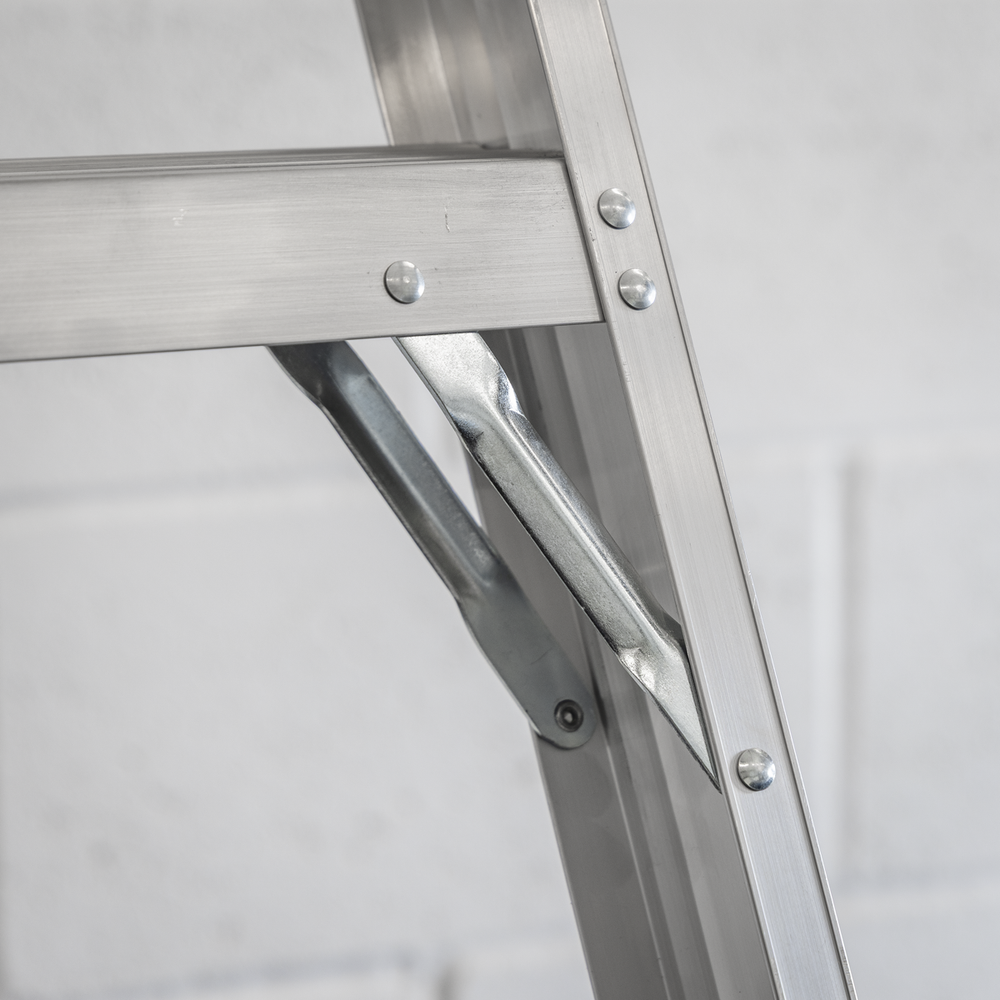 Sealey AXL12 Industrial Step Ladder 12-Tread Aluminium - BS EN 131 - additional view 9