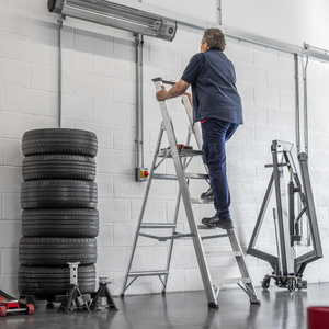 Sealey AXL6 Industrial Step Ladder 6-Tread Aluminium - EN 131 - additional view 7