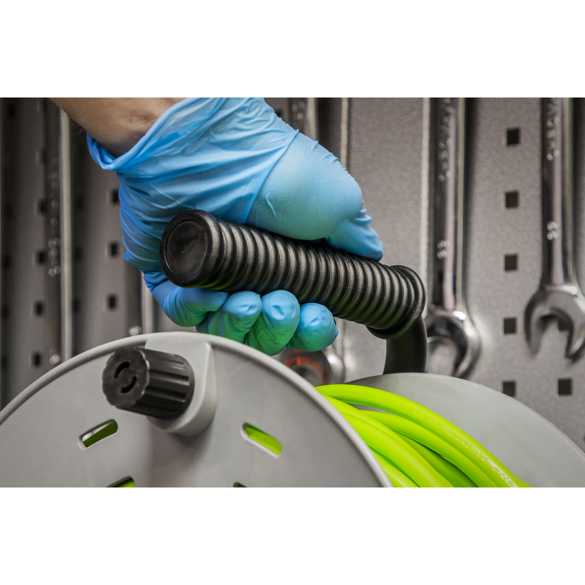 Sealey BCR50G 50m Cable Reel with Thermal Trip 4 x 230V - Hi-Vis Green - additional view 2