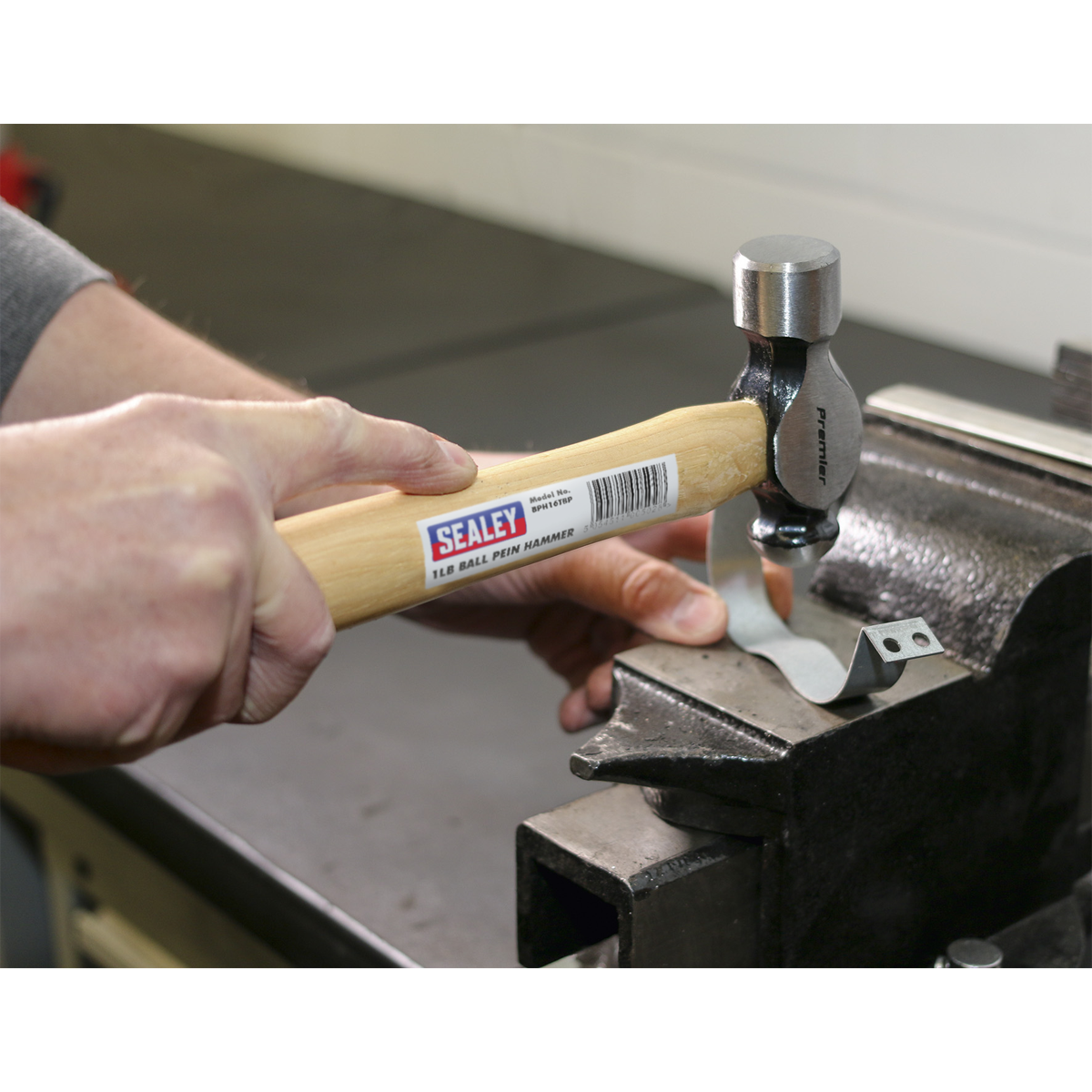 Sealey BPH16 Premier Ball Pein Hammer with Hickory Shaft 1lb - additional view 2