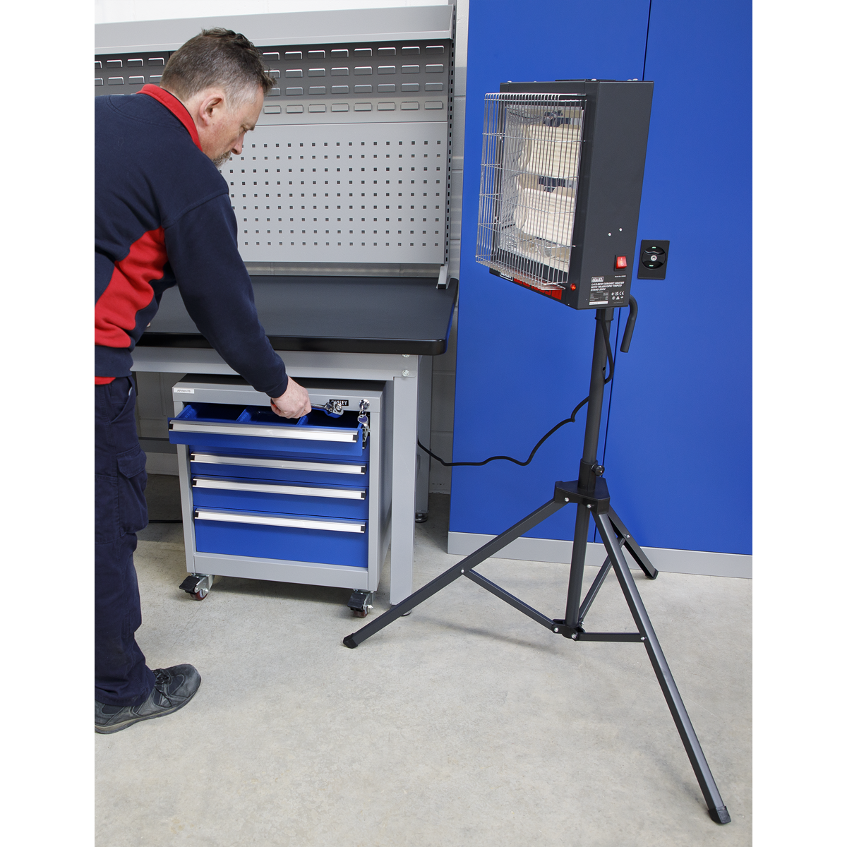 Sealey CH30S Ceramic Heater with Tripod Stand 1.4/2.8kW, 230V - additional view 2
