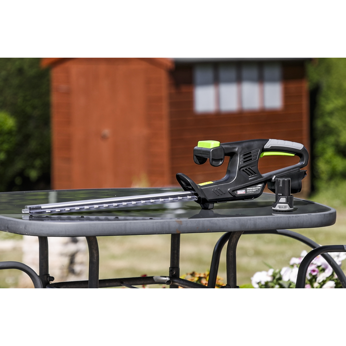 Sealey CP108VHT SV10.8 Series Cordless Hedge Trimmer Kit 10.8V 2Ah - additional view 6