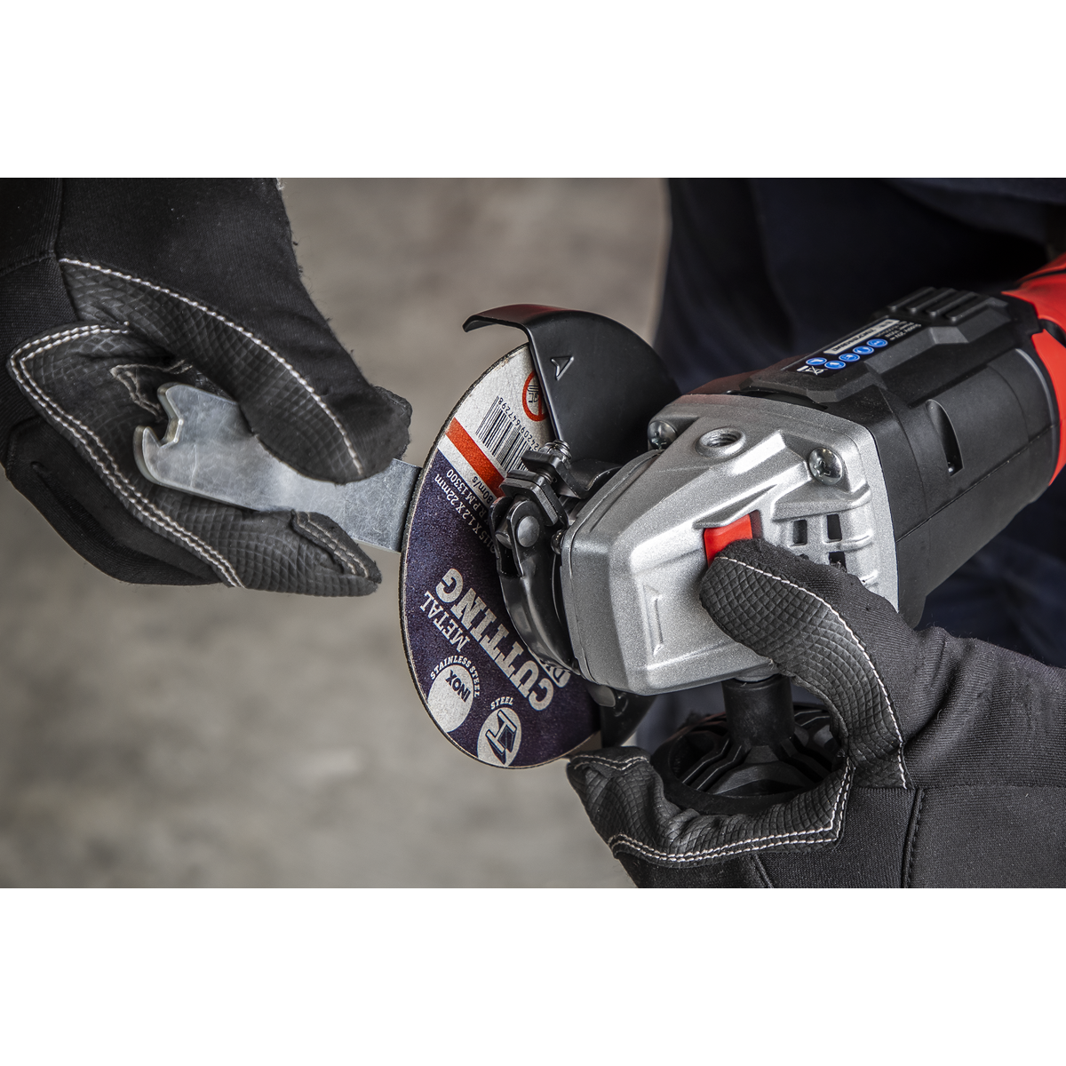 Sealey CP20VAGBKIT SV20 Series 115mm Cordless Angle Grinder Kit 20V 4Ah - 2 Batteries - additional view 9