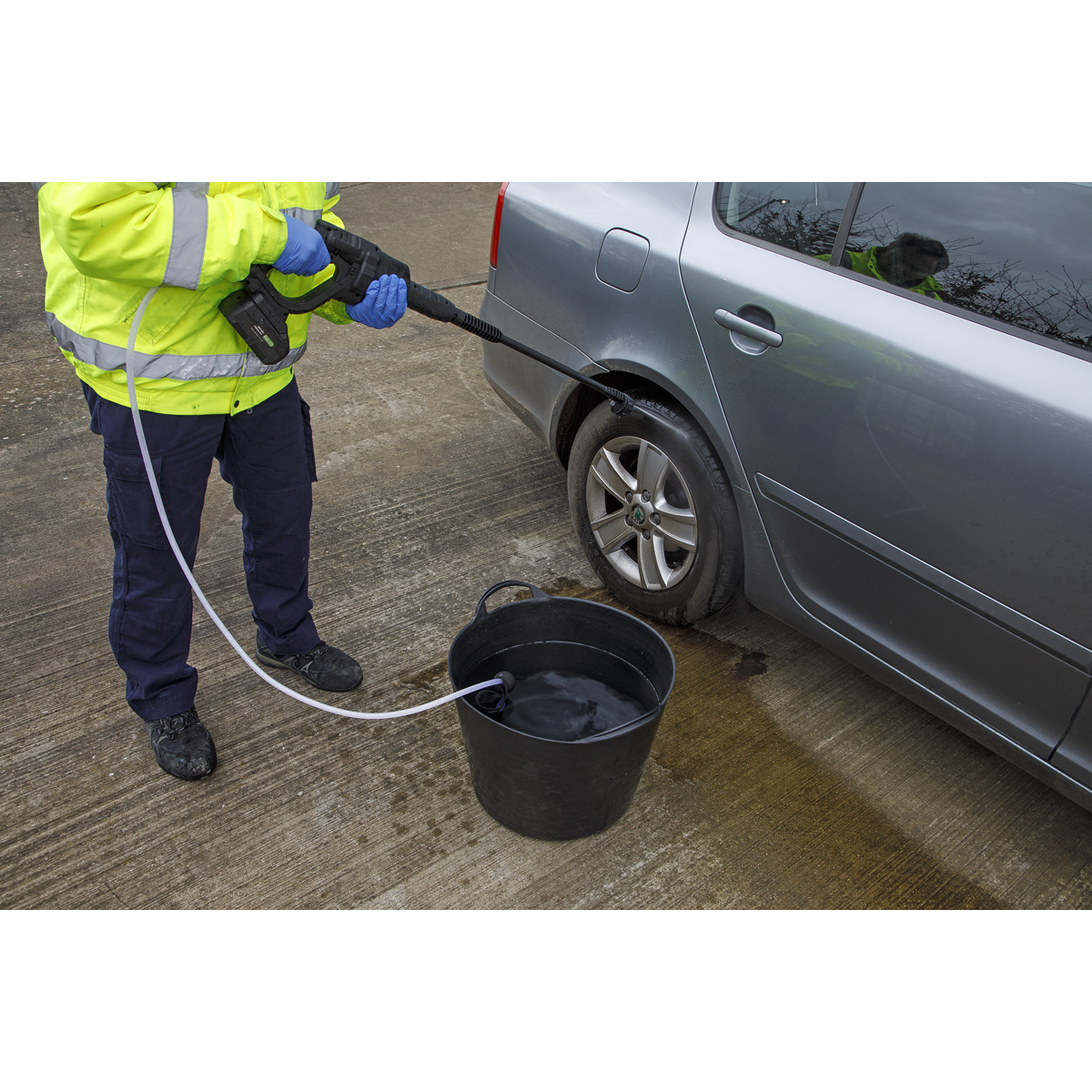Sealey CP20VPWKIT SV20 Series 22Bar Cordless Pressure Washer Kit 20V - 2 Batteries - additional view 7