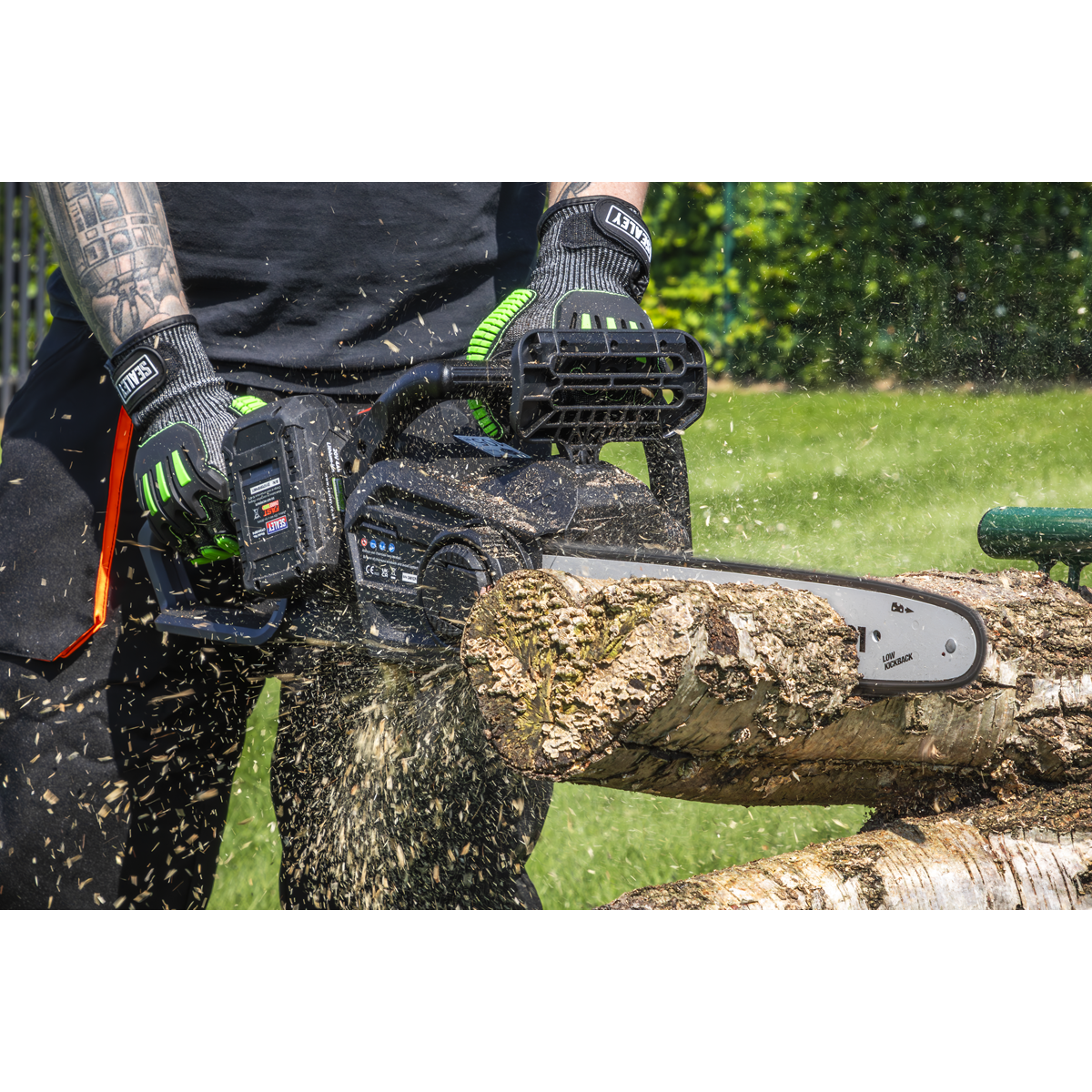 Sealey CP40VCSKIT Chainsaw Kit 40V 4Ah SV20 Series 35cm - additional view 10
