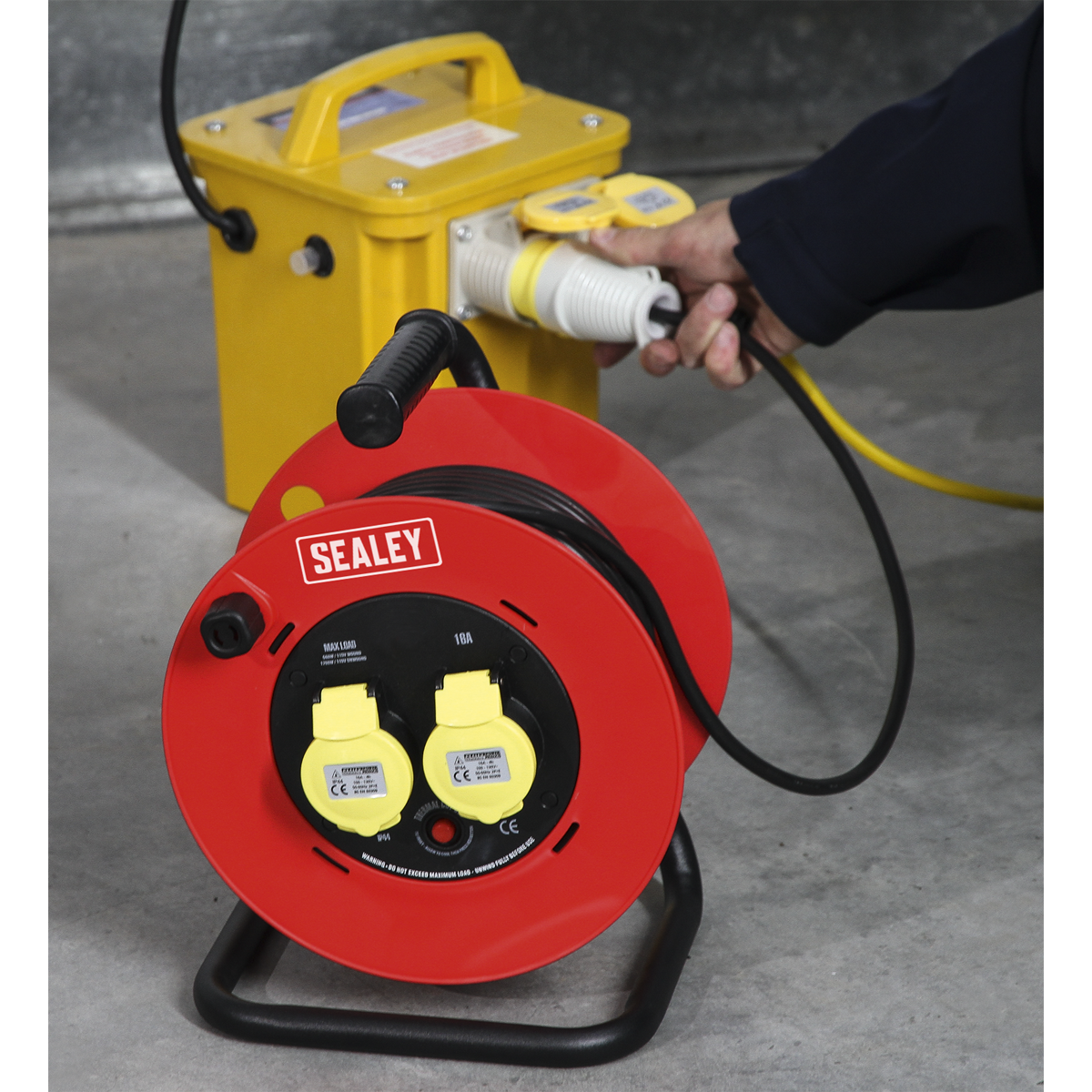Sealey CR12515 25m Heavy-Duty Cable Reel with Thermal Trip 2 x 110V - additional view 2