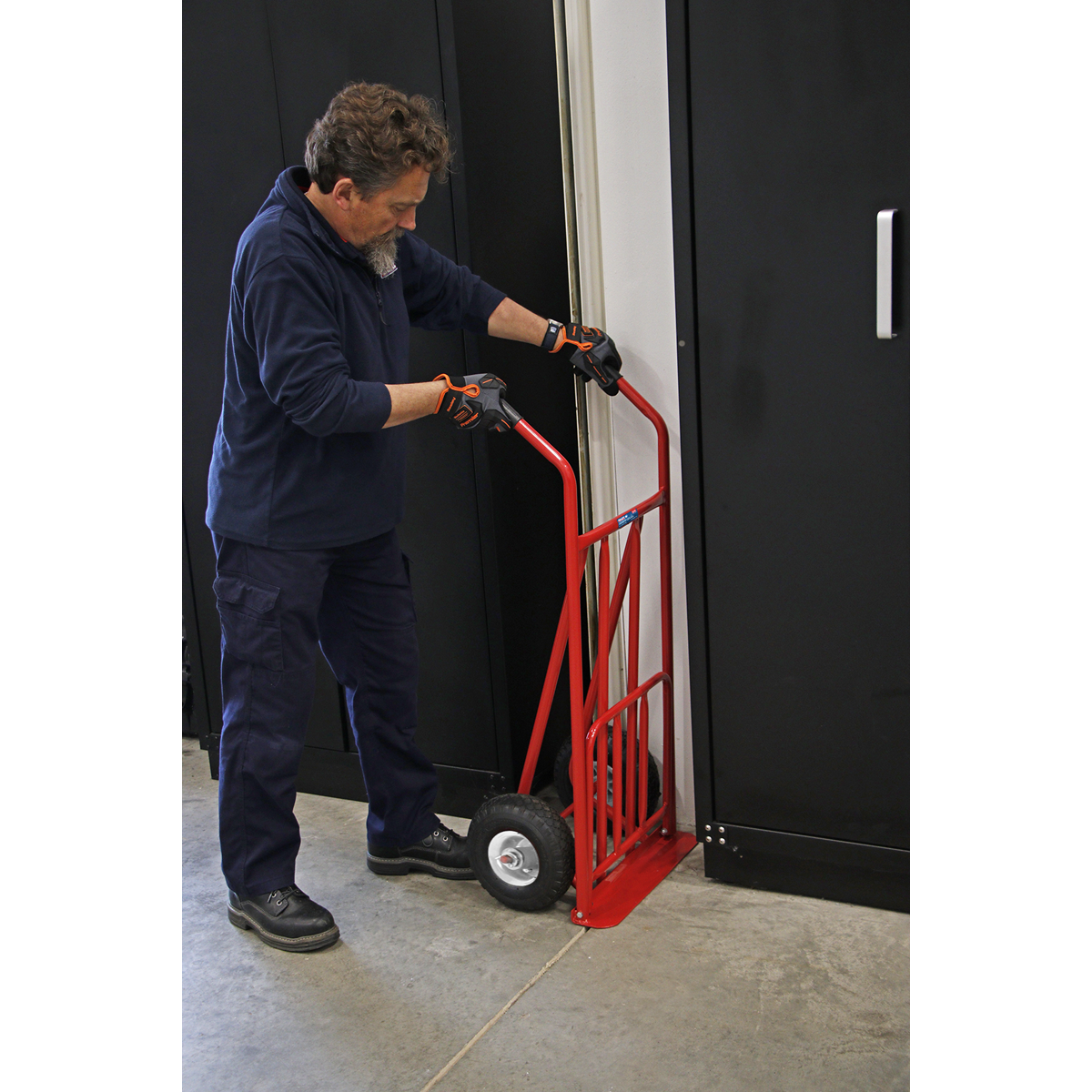 Sealey CST800 Folding Sack Truck with Pneumatic Tyres 150kg Capacity - additional view 2