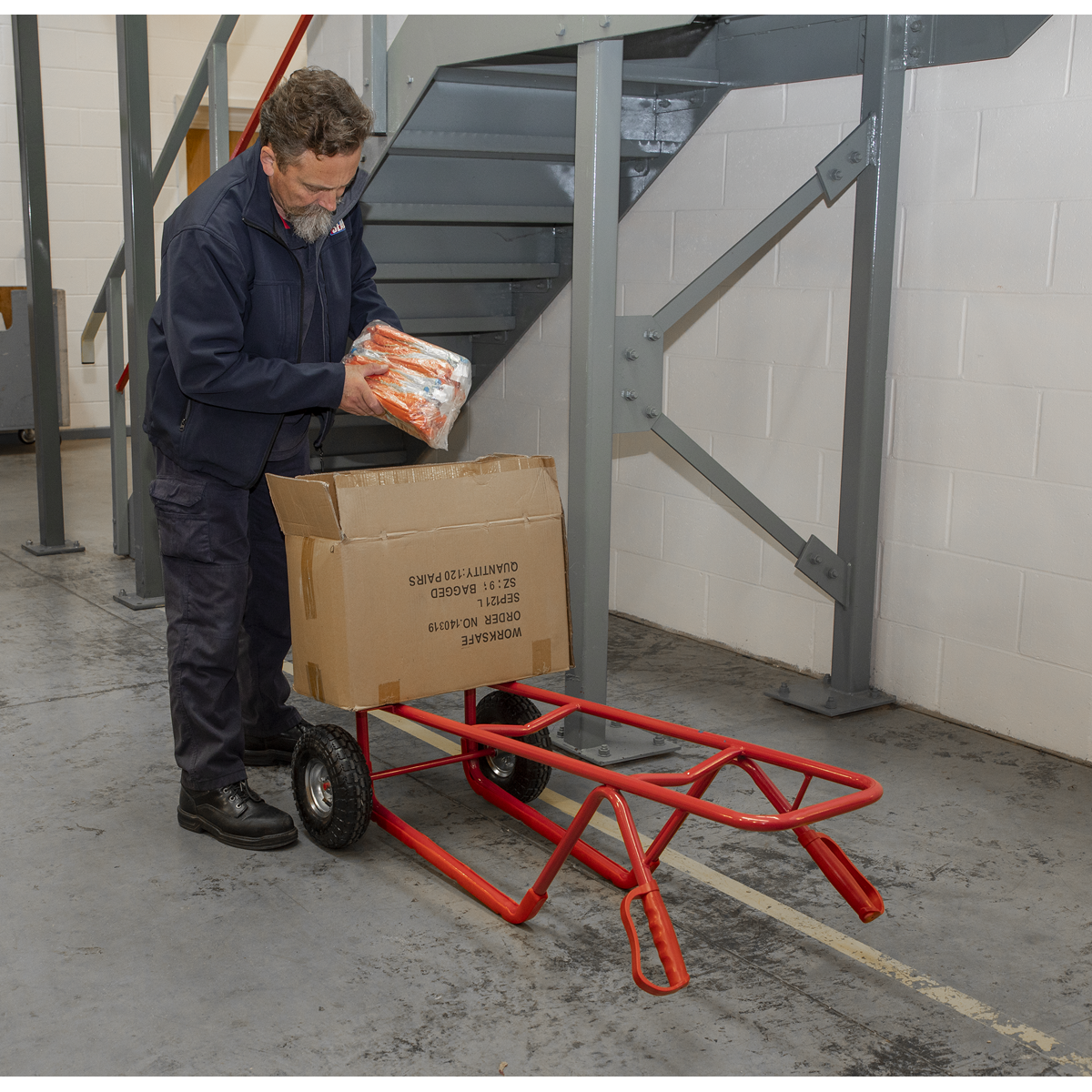 Sealey CST999 Sack Truck with Pneumatic Tyres 300kg Capacity - additional view 4