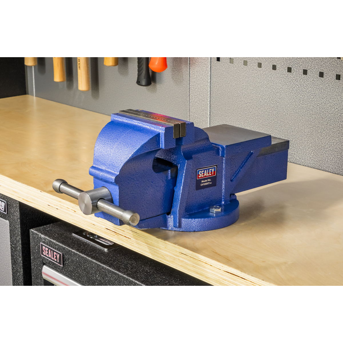 Sealey CV125XT Professional Heavy-Duty Fixed Base Vice 125mm - additional view 3