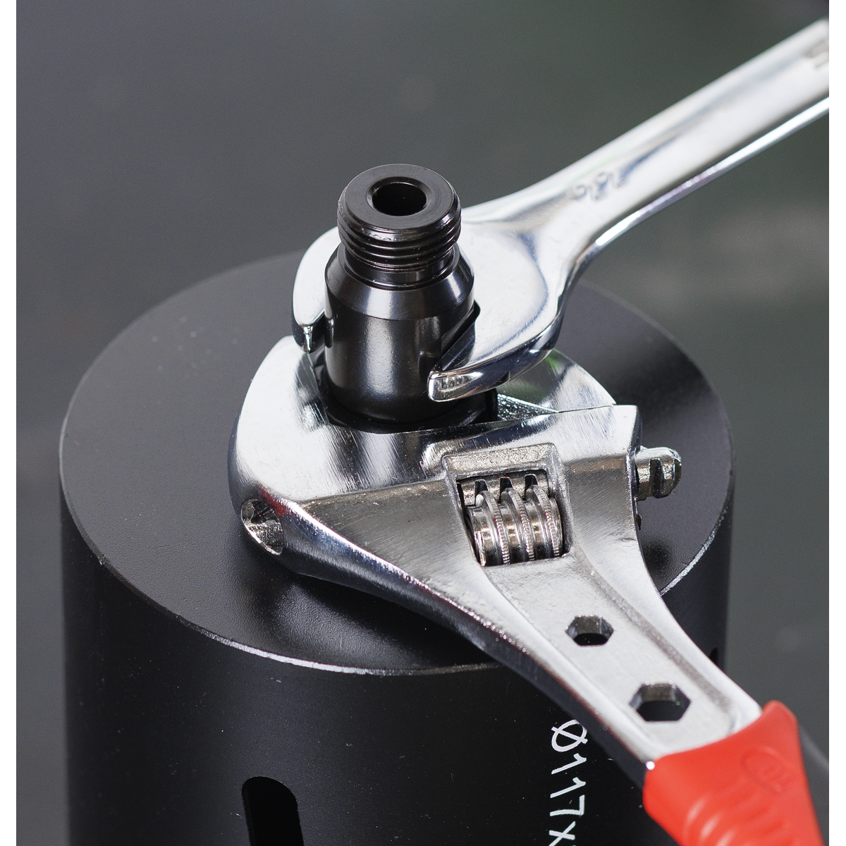 Sealey DCD01 Diamond Core Drill Adaptor with Through Hole 1/2"BSP Male to 1/2"BSP Male - additional view 2