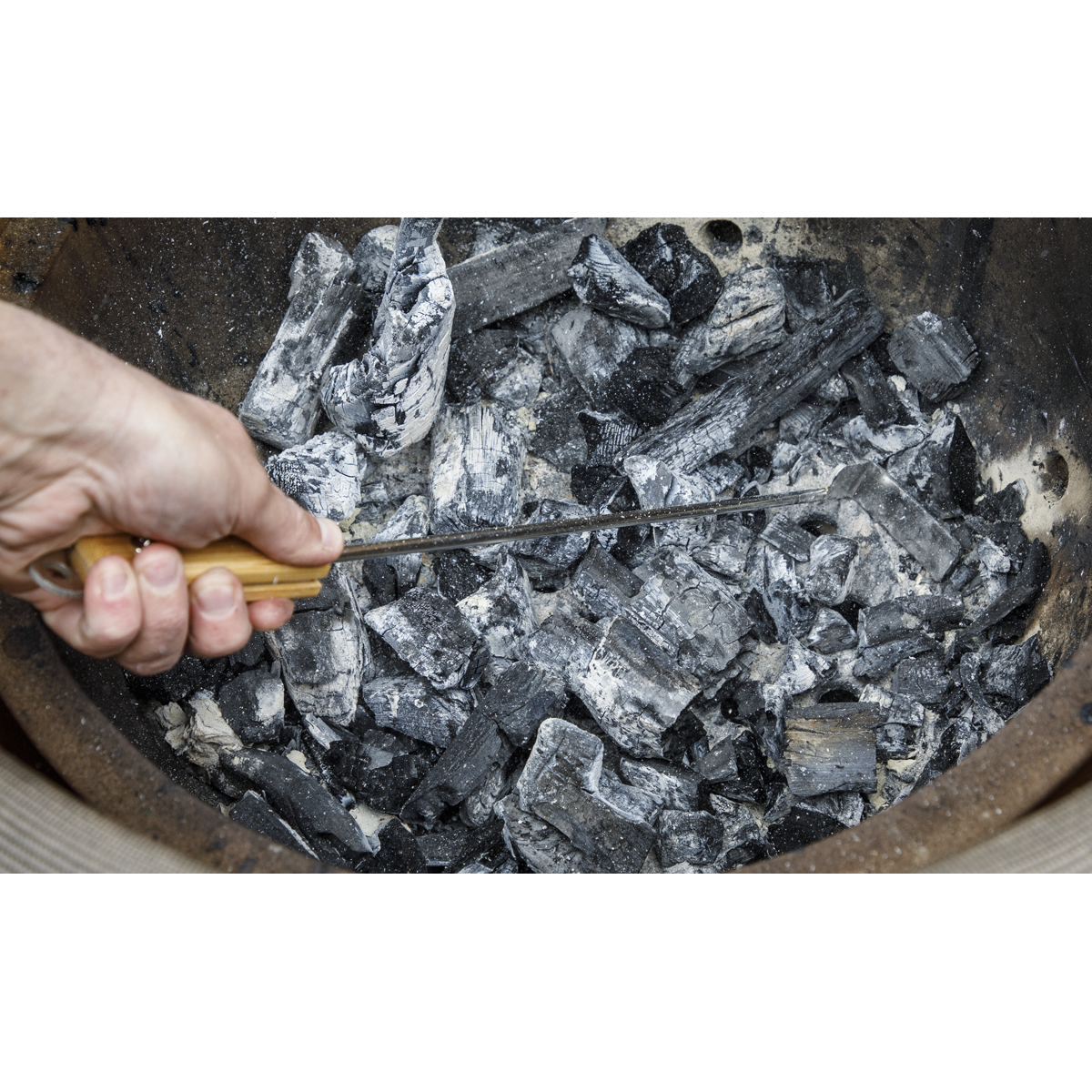 Dellonda DG180 Ash Scraper Tool for Kamado BBQs - additional view 4