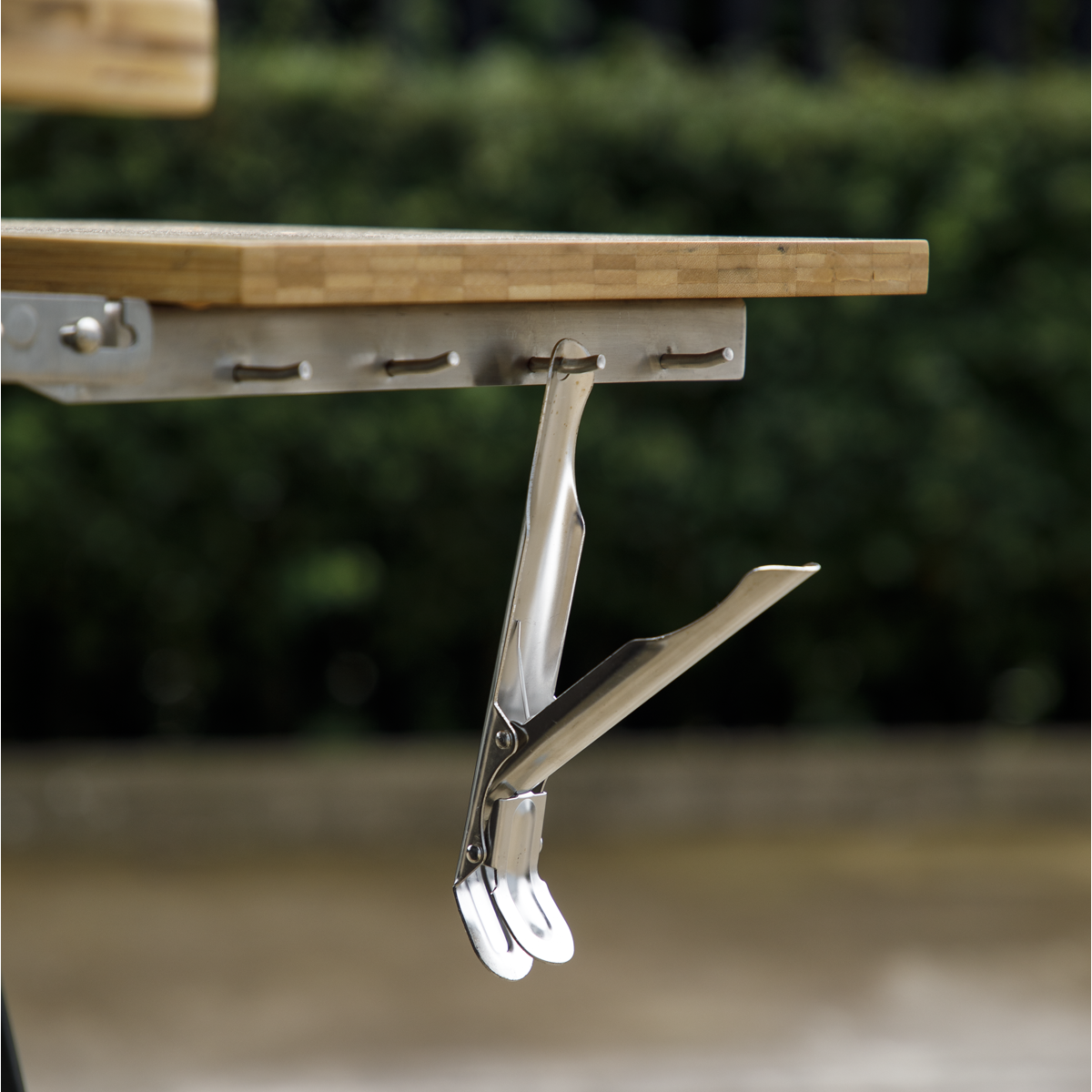 Dellonda DG181 Grill Grid Gripper for Kamado BBQs - additional view 3