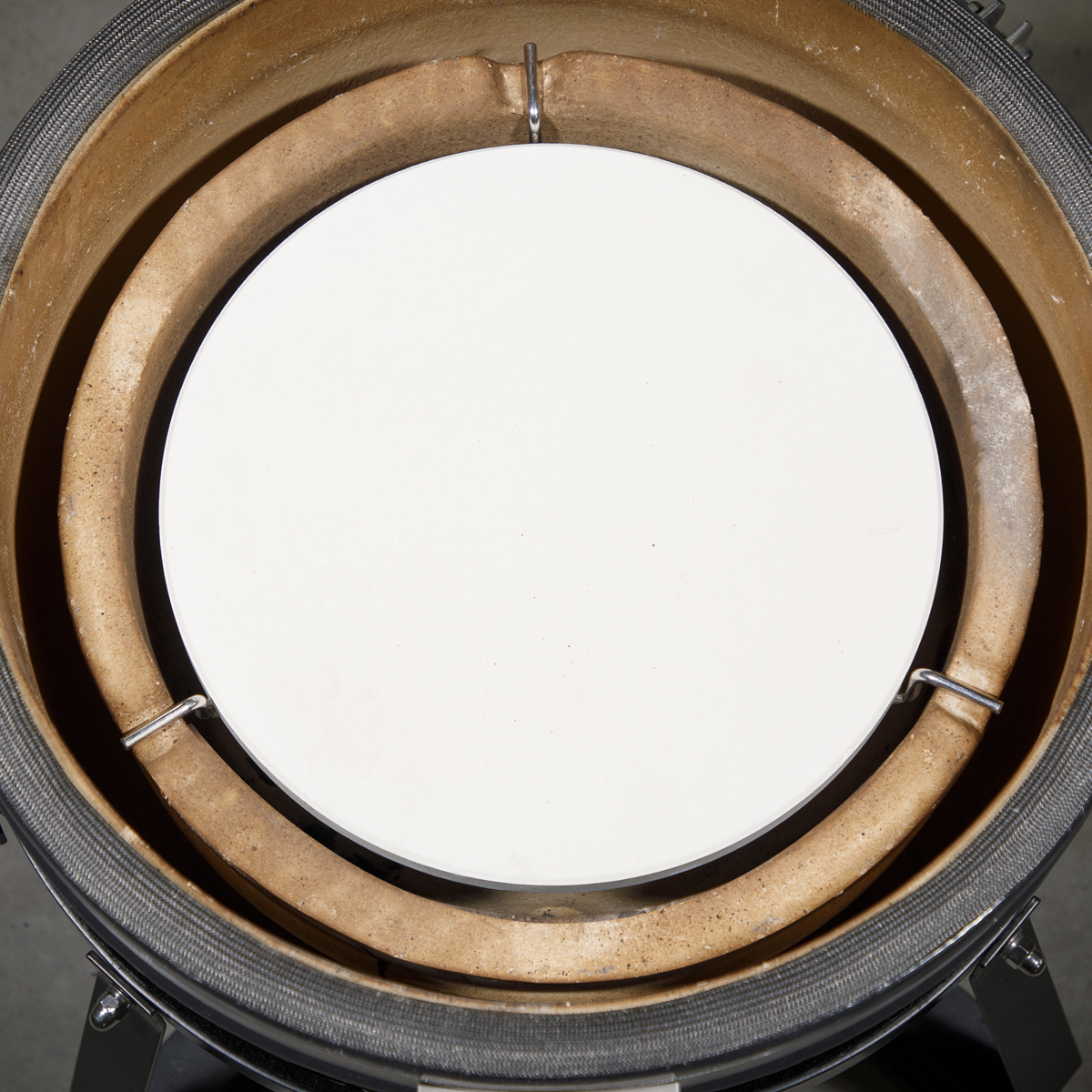 Dellonda DG186 Heat Deflector/Pizza Stone for Kamado BBQs 10.5"(26.5cm) - additional view 2