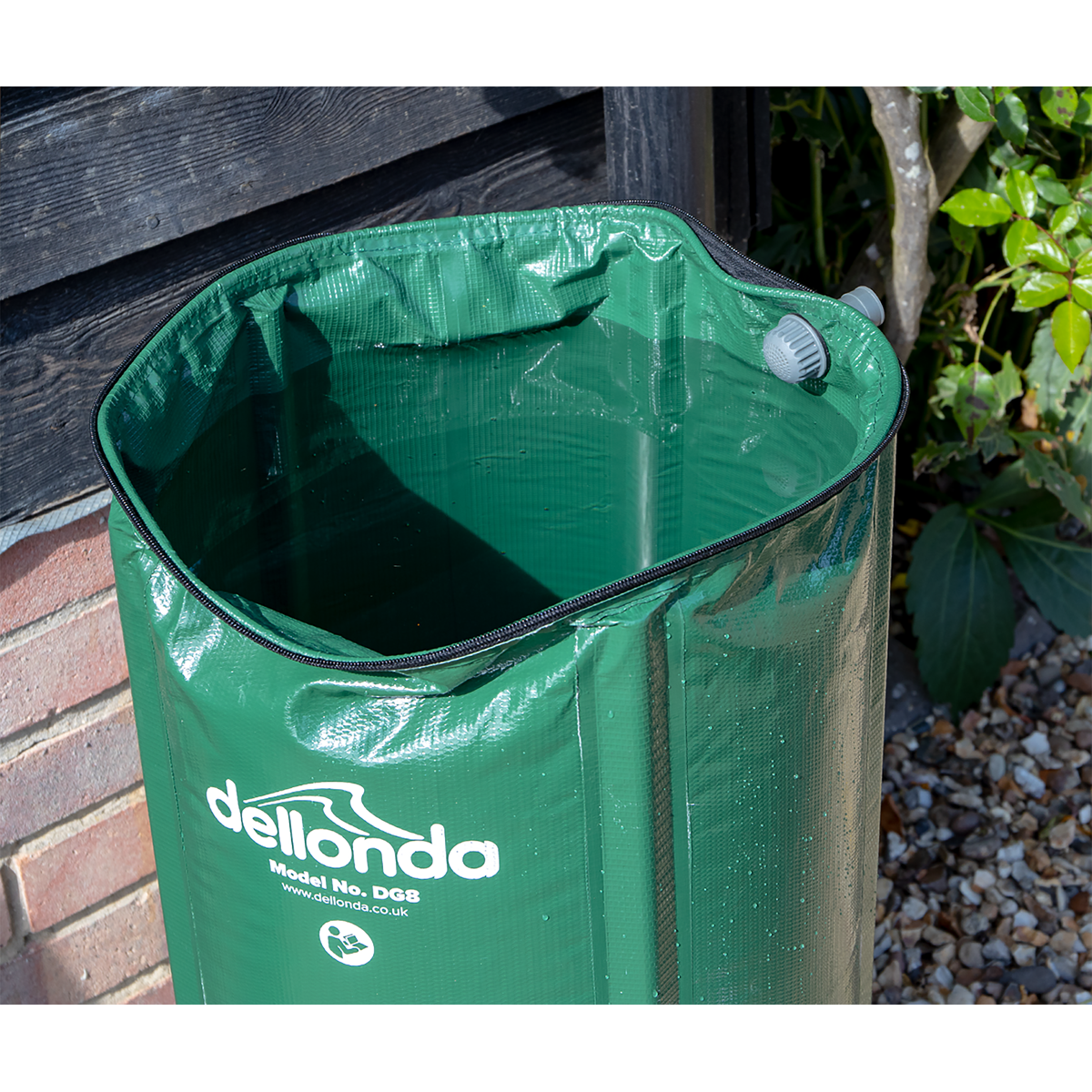 Dellonda DG9 Collapsible PVC Garden Water Butt with Zipped Lid & Drain Tap 250L - additional view 2