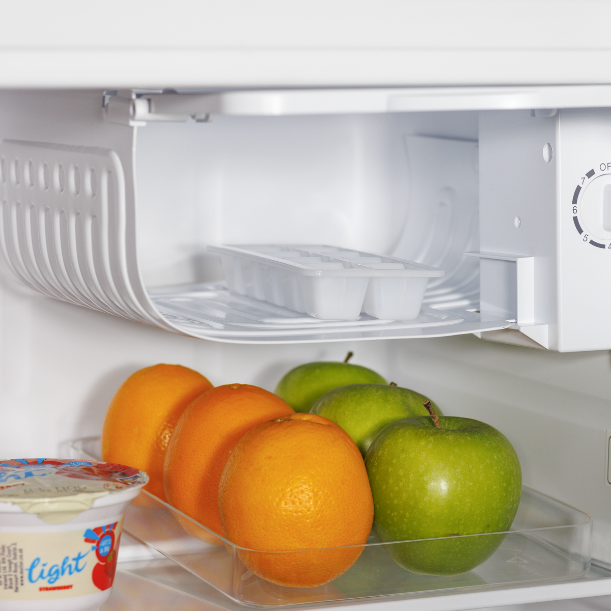 Baridi DH256 Tabletop Fridge with Ice Box, 46L Capacity, Adjustable Thermostat - White - additional view 3