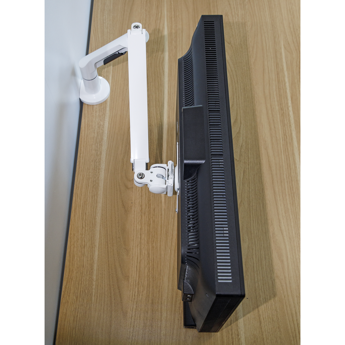 Dellonda DH26 Adjustable Single Monitor Arm with 360° Rotation - White - additional view 5
