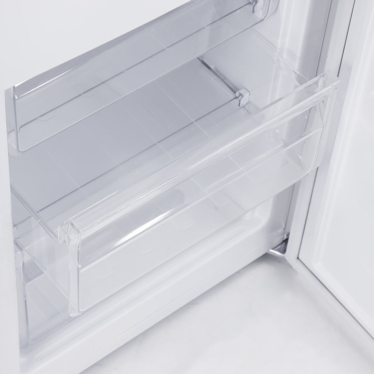 Baridi DH328 50/50 Smart Frost Fridge Freezer 254L Capacity - White - additional view 10