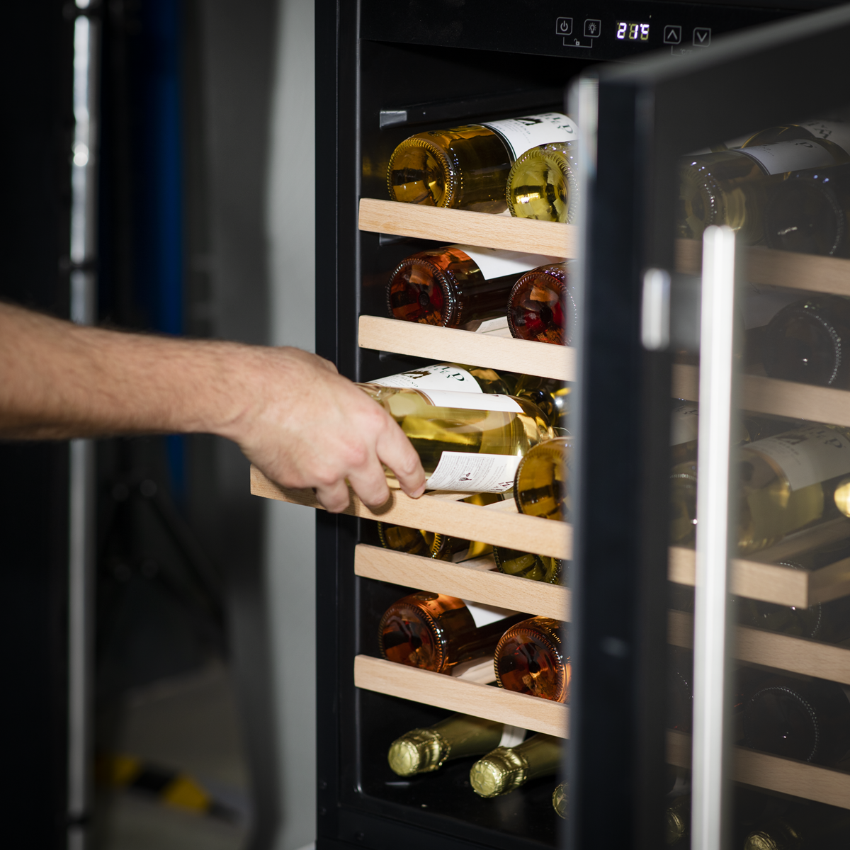 Baridi DH78 54 Bottle Undercounter/Freestanding Wine Fridge with Digital Touch Screen Controls, Wooden - additional view 6